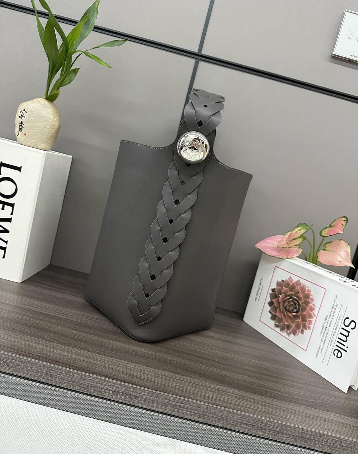 0037-New Pebble Bucket